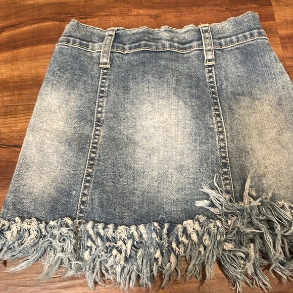 Jean Skirt - Picture 3 of 3